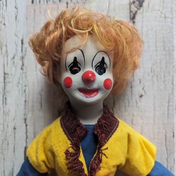Vintage Porcelain Circus Clown with Soft Body - Picture 4 of 14